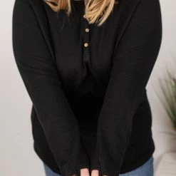 Michelle Mae LONG SLEEVES Harper Long Sleeve Henley - Black