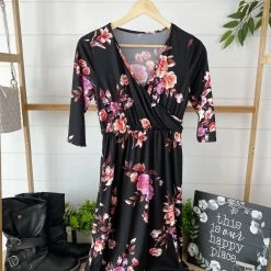 Budget π Michelle Mae Taylor π Dress - Black Floral βοΈ 14 Michelle Mae Taylor Dress - Black Floral