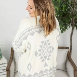 Michelle Mae LONG SLEEVES Blanket Cardigan - Ivory Aztec
