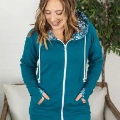 Michelle Mae LONG SLEEVES Classic FullZip - Winter Snowflake