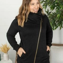 Michelle Mae Quinn ZipUp Cowl - Black