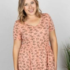 Michelle Mae SHORT SLEEVES Sarah Ruffle Top - Peach Floral
