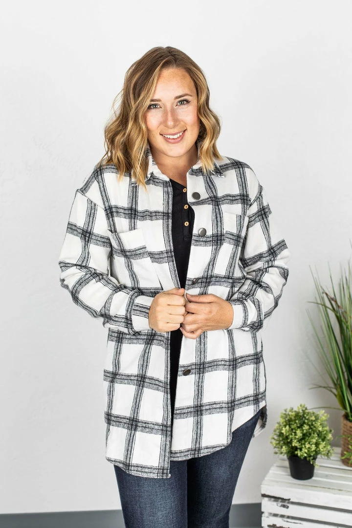 Promo 💯 Michelle Mae LONG SLEEVES Dolly Long Plaid Shacket - Black And White 🎉 2 Michelle Mae LONG SLEEVES Dolly Long Plaid Shacket - Black And White