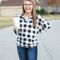 New 👍 Rogue Society Apparel® Sadie Kangaroo Top | Black And White Buffalo Plaid ⭐ 18 Rogue Society Apparel® Sadie Kangaroo Top | Black And White Buffalo Plaid