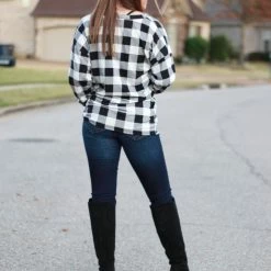 New 👍 Rogue Society Apparel® Sadie Kangaroo Top | Black And White Buffalo Plaid ⭐ 29 Rogue Society Apparel® Sadie Kangaroo Top | Black And White Buffalo Plaid