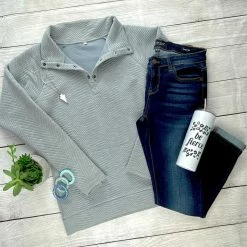 Michelle Mae LONG SLEEVES Quilted Button Snap Pullover - Grey