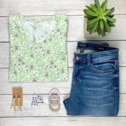 Michelle Mae SHORT SLEEVES Sophie Classic Pocket Tee - Green Ditsy Floral