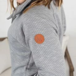 Michelle Mae LONG SLEEVES Quilted Button Snap Pullover - Grey